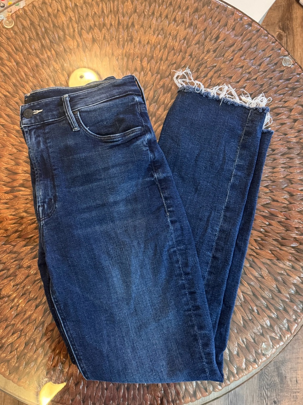 MOTHER The Dazzler Mid-Rise Ankle Fray Jeans - size 31